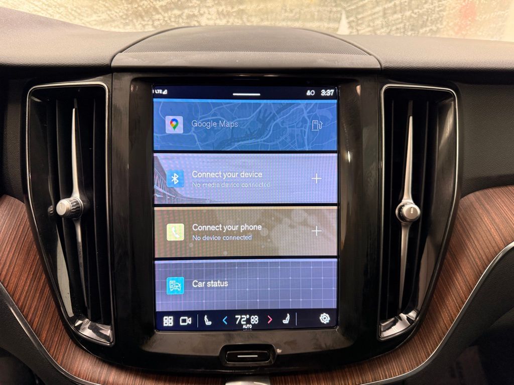 Thumbnail: 2023 Volvo XC60 - 16