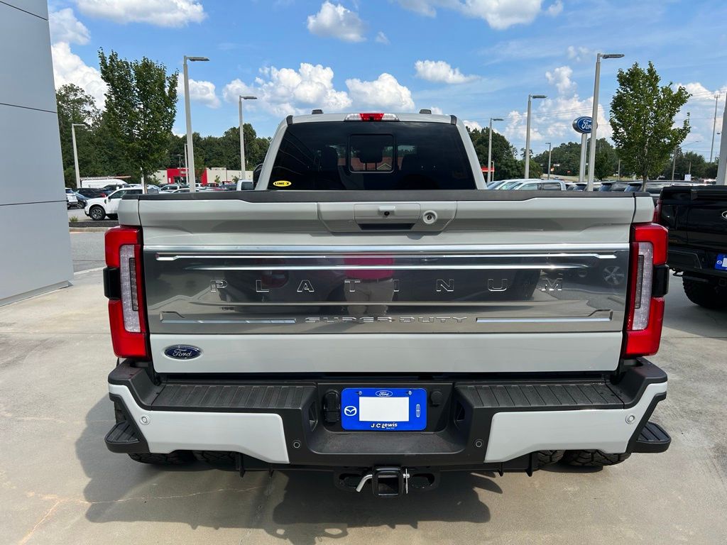 2025 Ford F-450 Super Duty Platinum