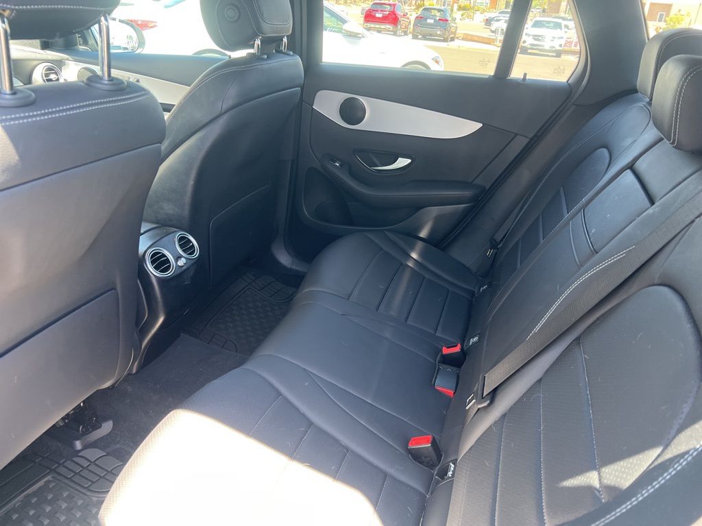 2022 Mercedes-Benz GLC 300 6