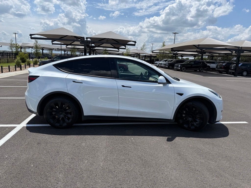 Thumbnail: 2023 Tesla Model Y - 4