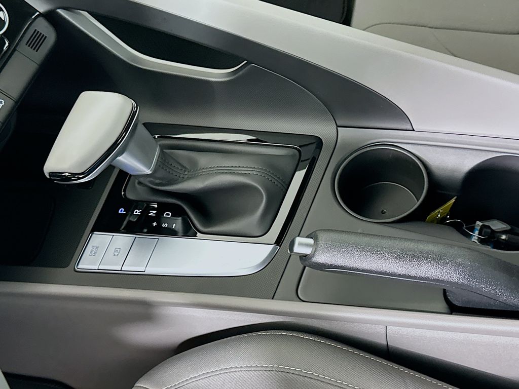 Thumbnail: 2026 Hyundai Elantra - 14