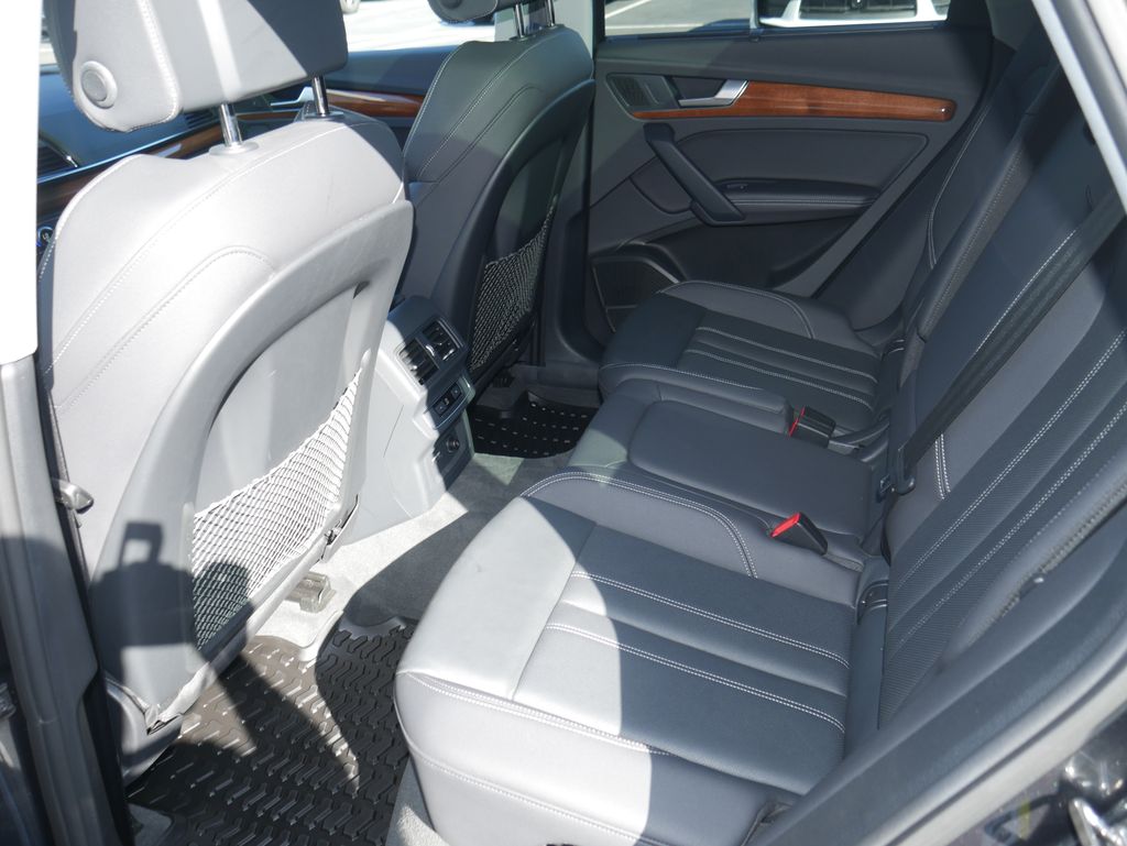 Thumbnail: 2023 Audi Q5 - 21