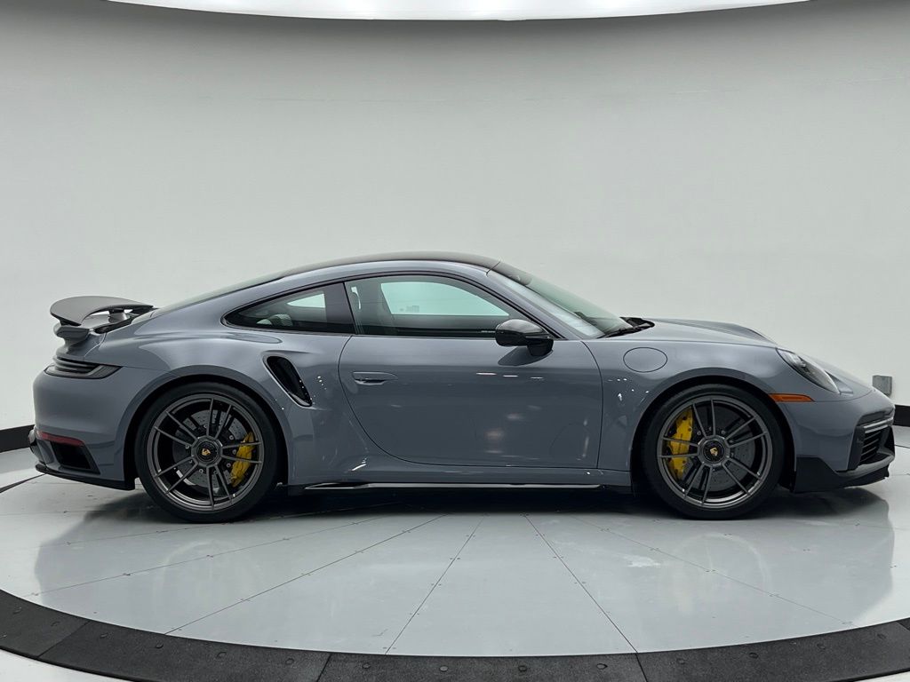 Thumbnail: 2024 Porsche 911 - 10