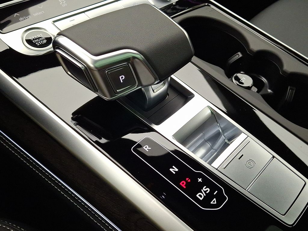 Thumbnail: 2026 Audi Q8 - 10