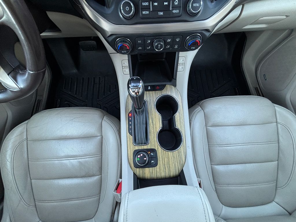 Thumbnail: 2019 GMC Acadia - 17