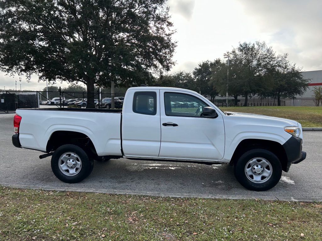 Thumbnail: 2017 Toyota Tacoma - 7
