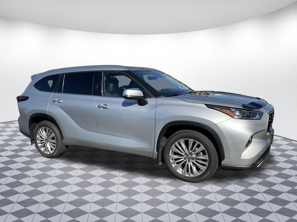 2024 Toyota Highlander Platinum AWD