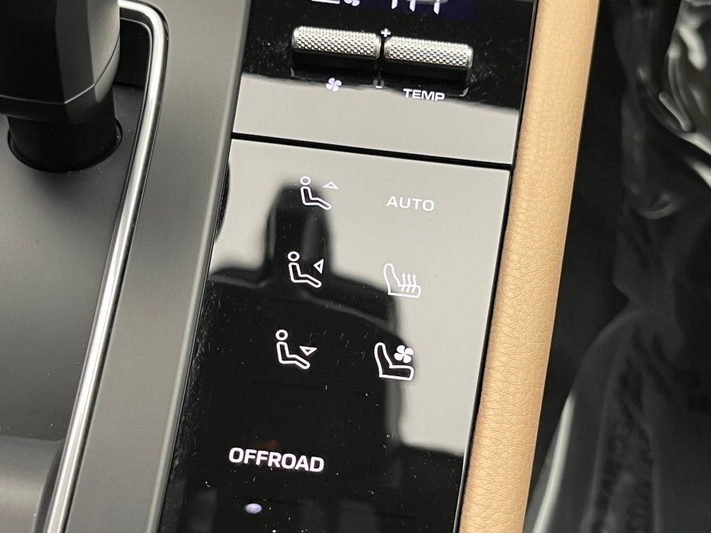 Thumbnail: 2025 Porsche Macan - 19