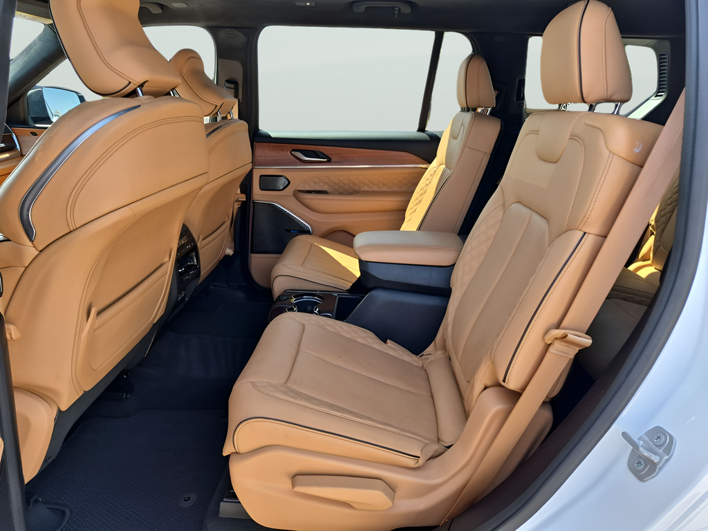 Used 2025 White Jeep Summit image 36