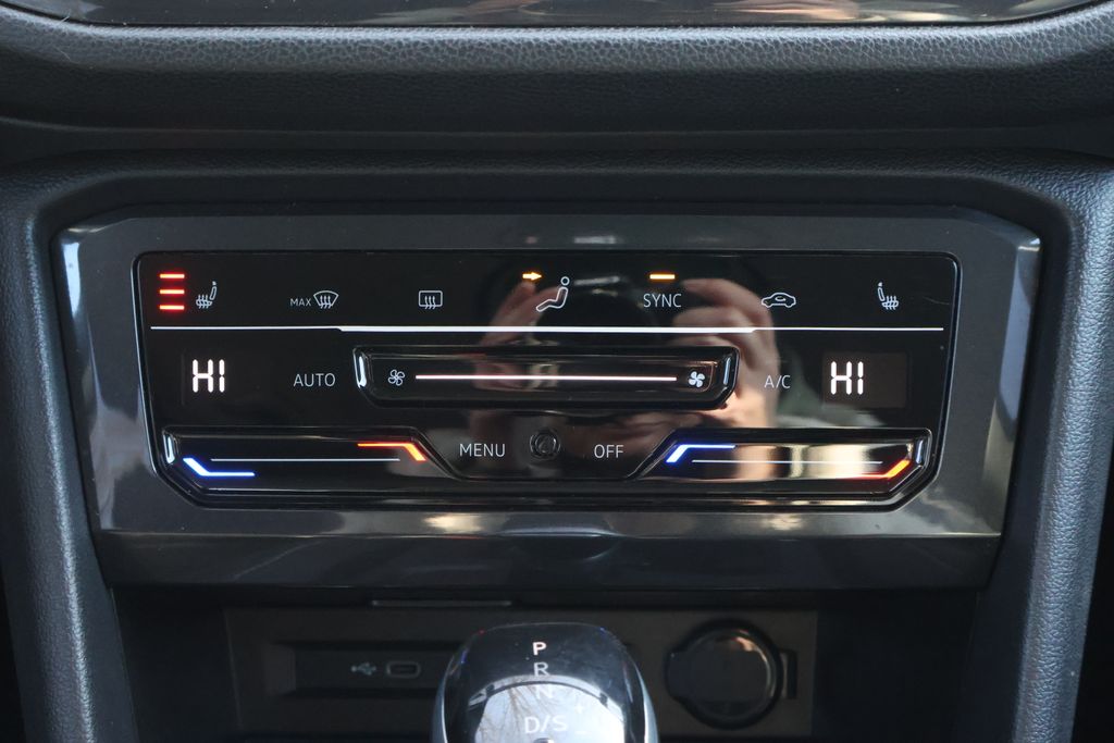 Thumbnail: 2024 Volkswagen Tiguan - 17