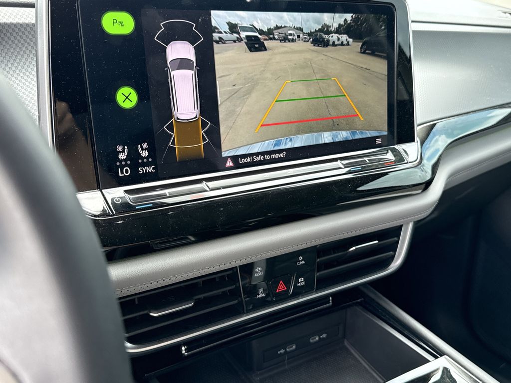 2024 Volkswagen Atlas 2.0T Peak Edition SE w/Technology Green at DeMontrond Ford