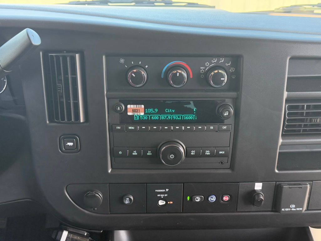 2024 Chevrolet Express 3500 WT