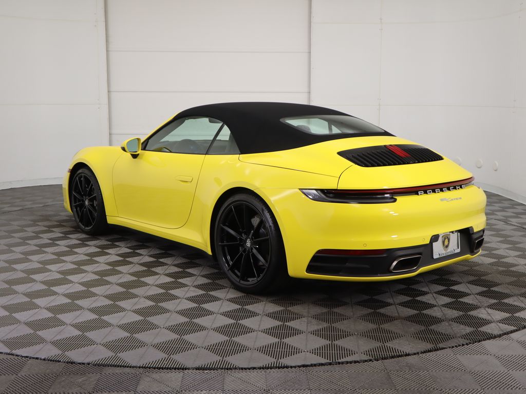 2022 Porsche 911 Carrera 15