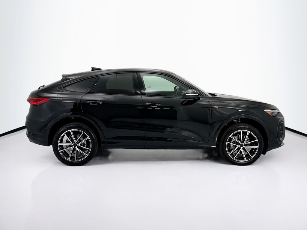 Thumbnail: 2026 Audi Q5 - 4