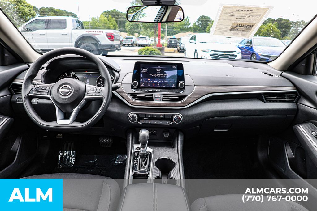 Used 2025 Black Nissan 2.5 SV image 28