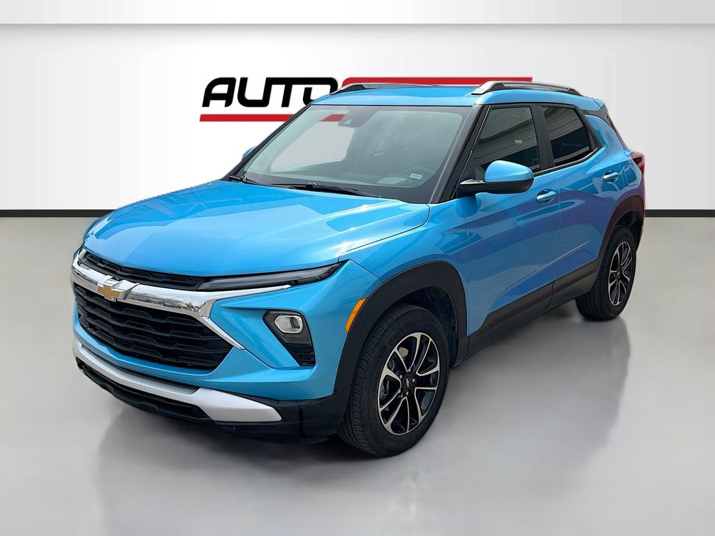 Used 2025 Blue Chevrolet LT image 3