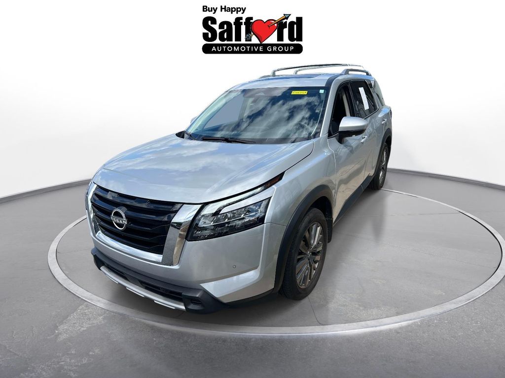 2025 Nissan Pathfinder SL