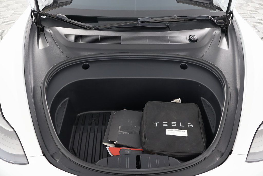 Thumbnail: 2023 Tesla Model 3 - 15