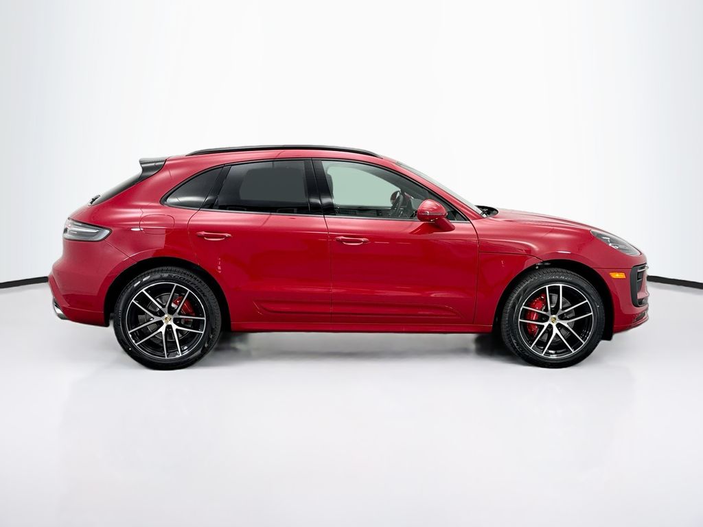 Thumbnail: 2026 Porsche Macan - 8