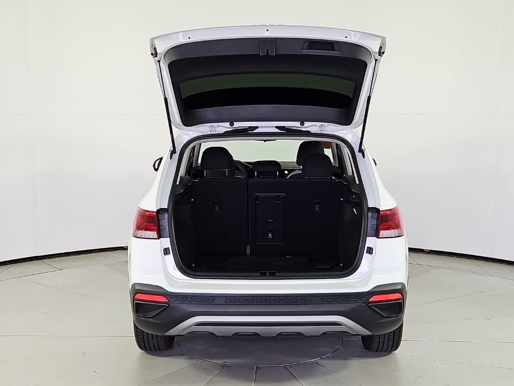 Thumbnail: 2023 Volkswagen Taos - 10