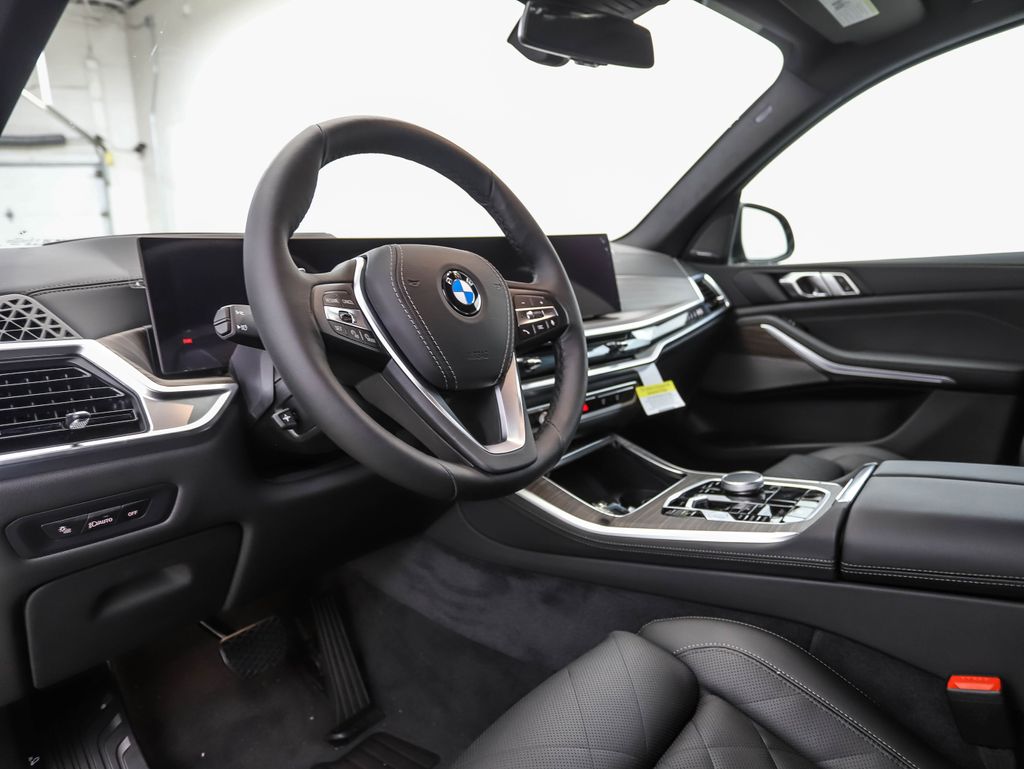 Thumbnail: 2026 BMW X5 - 10