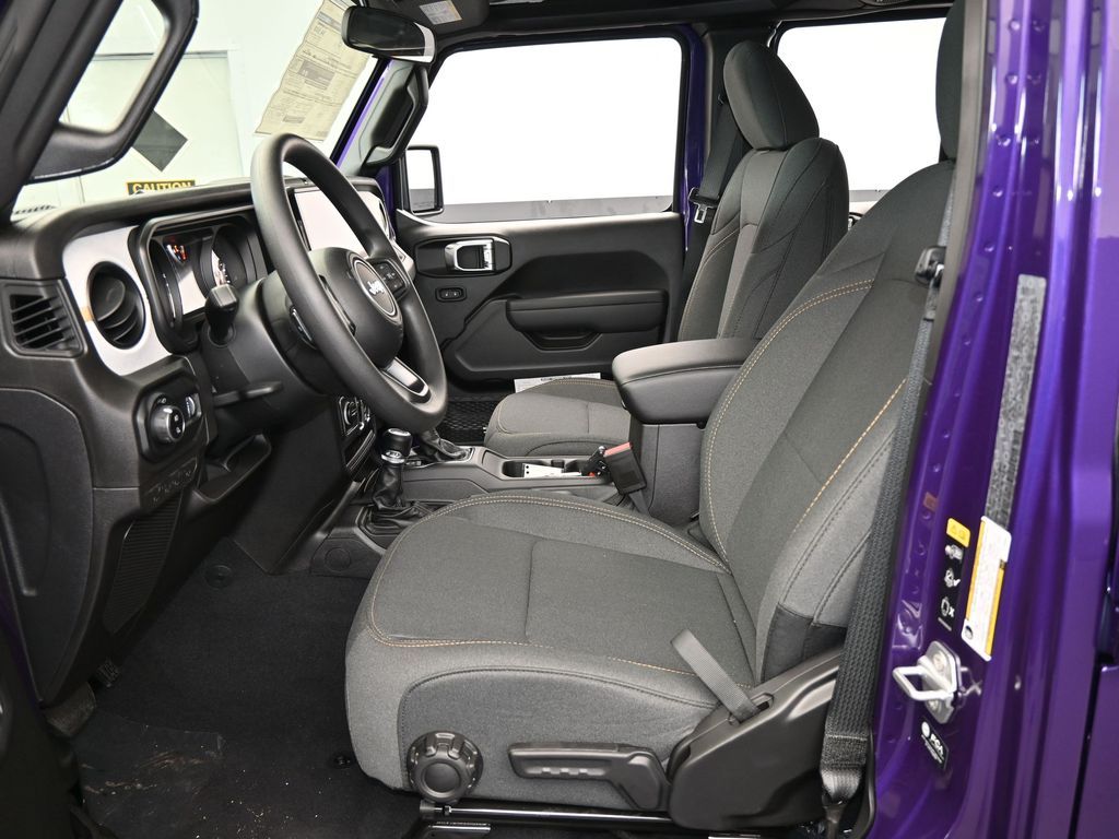 New 2026 Reign Jeep Sport image 11