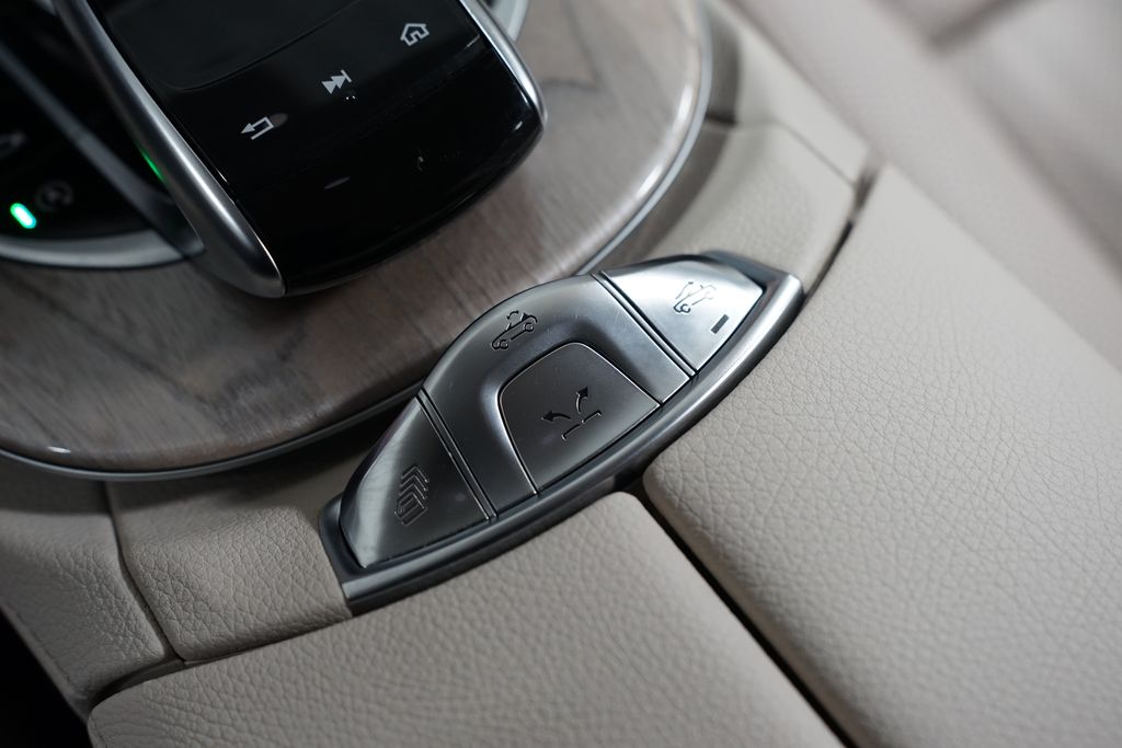 Thumbnail: 2019 Mercedes-Benz E-Class - 25