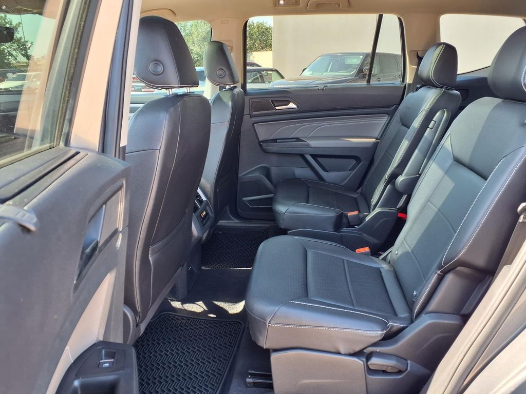 2021 Volkswagen Atlas 3.6L V6 SE w/Technology R-Line  at Wharton Ford