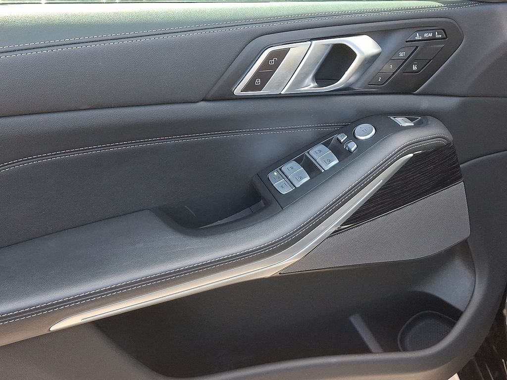 Thumbnail: 2024 BMW X7 - 15