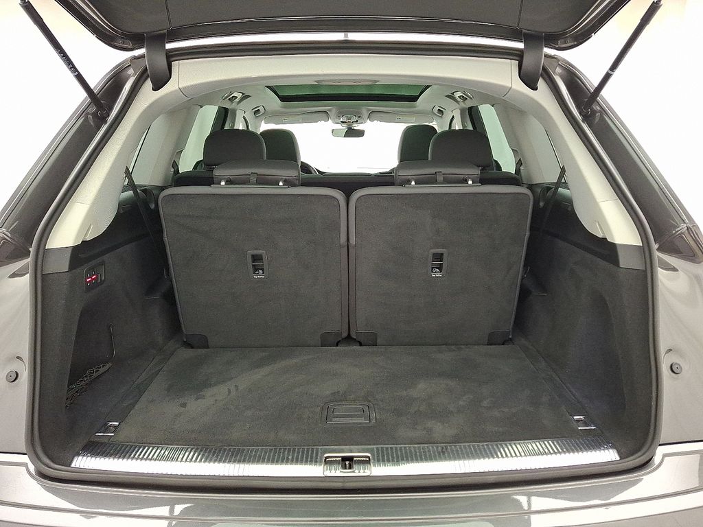 Thumbnail: 2021 Audi Q7 - 27