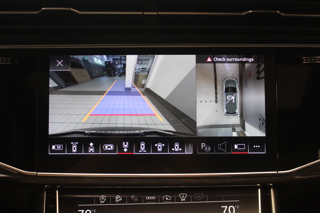 Thumbnail: 2023 Audi Q7 - 23