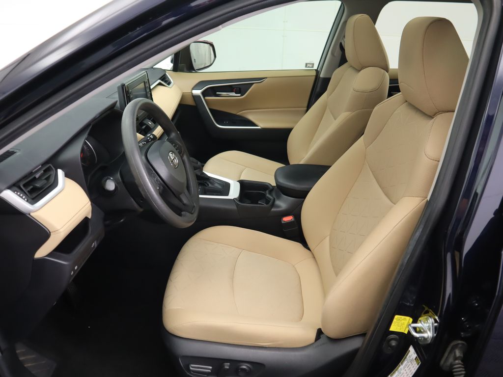 Thumbnail: 2021 Toyota RAV4 - 19