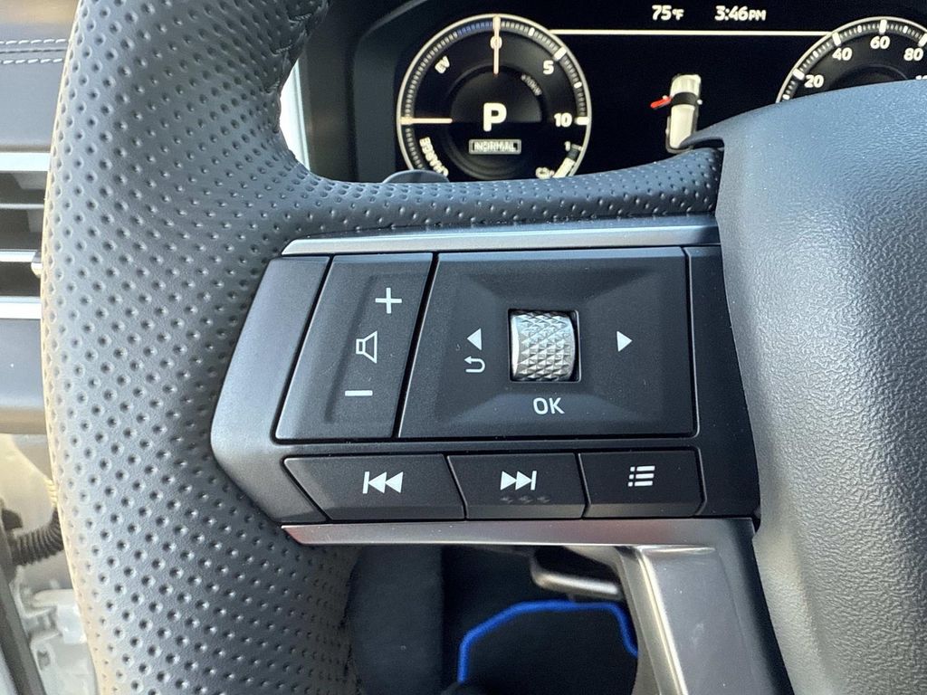 2025 Mitsubishi Outlander Plug-in Hybrid SE - Photo 37