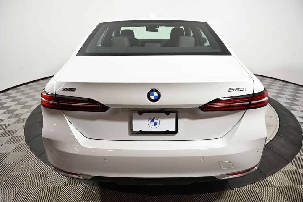Thumbnail: 2025 BMW 5 Series - 4