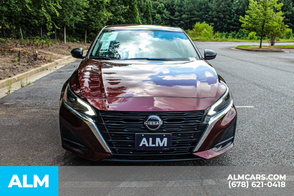 Used 2024 Red Nissan 2.5 SV image 9