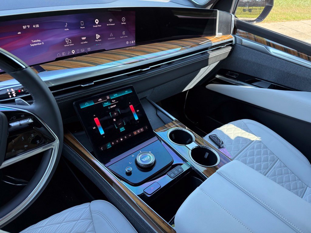 2025 Cadillac Escalade ESV Sport Platinum Silver Metallic - Jim Hudson Acura - Image 35