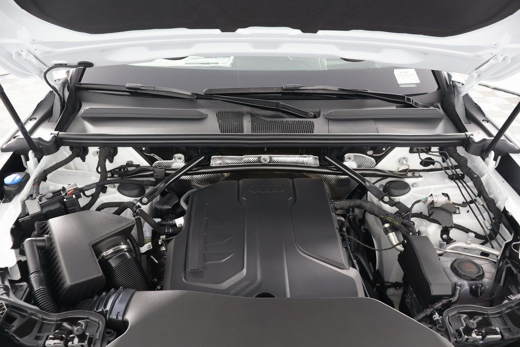 Thumbnail: 2025 Audi Q5 - 9