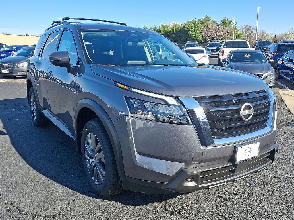 2025 Nissan Pathfinder SV 2