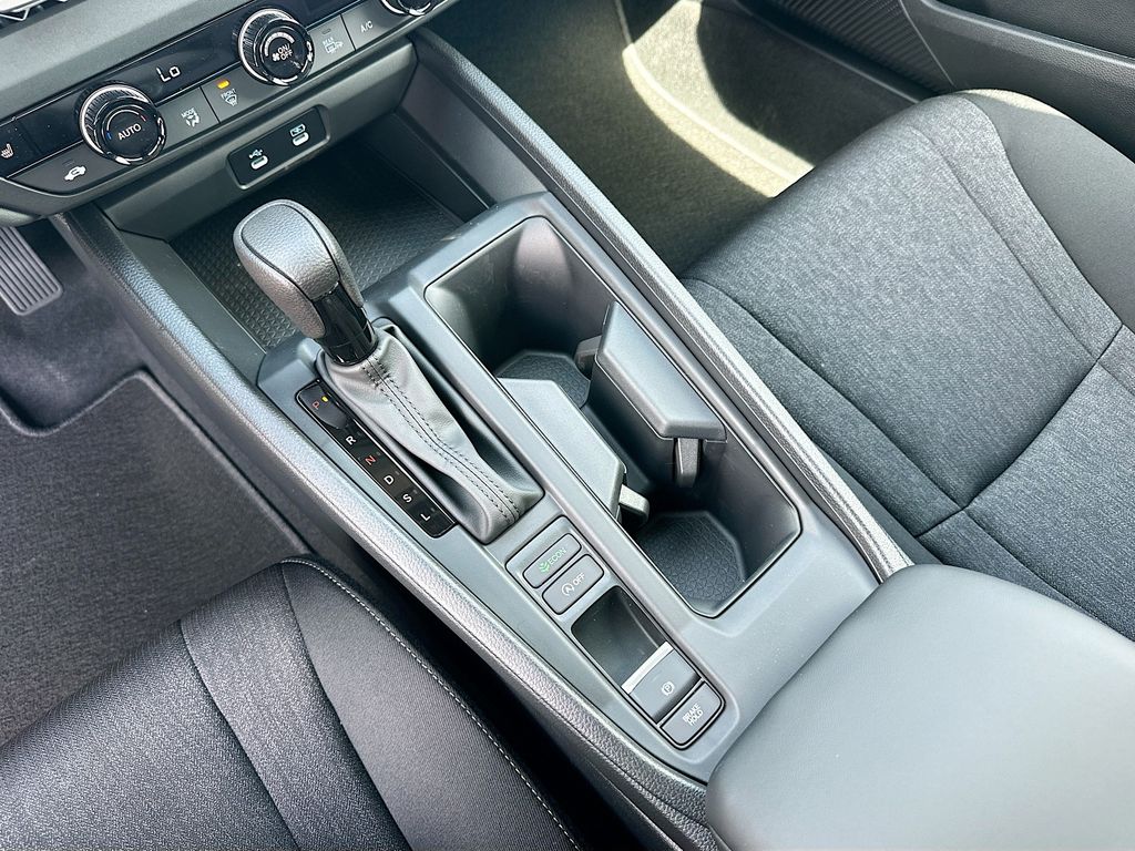 2025 Honda Accord SE 14