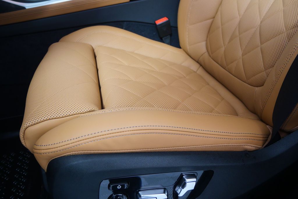 2026 BMW X7 xDrive40i 9