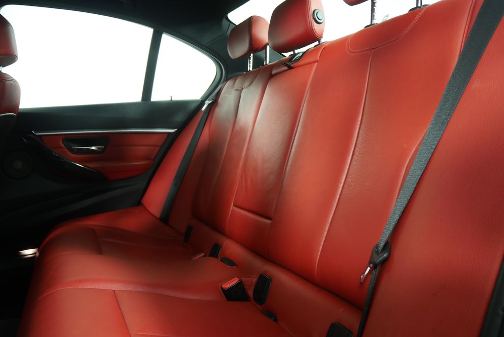 Thumbnail: 2016 BMW 3 Series - 12