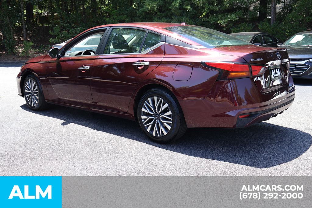 Used 2025 Red Nissan 2.5 SV image 8