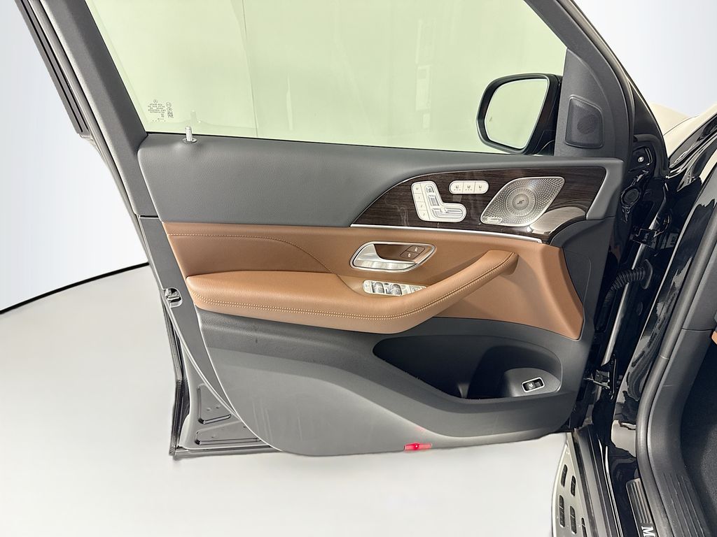 Thumbnail: 2026 Mercedes-Benz GLS - 26