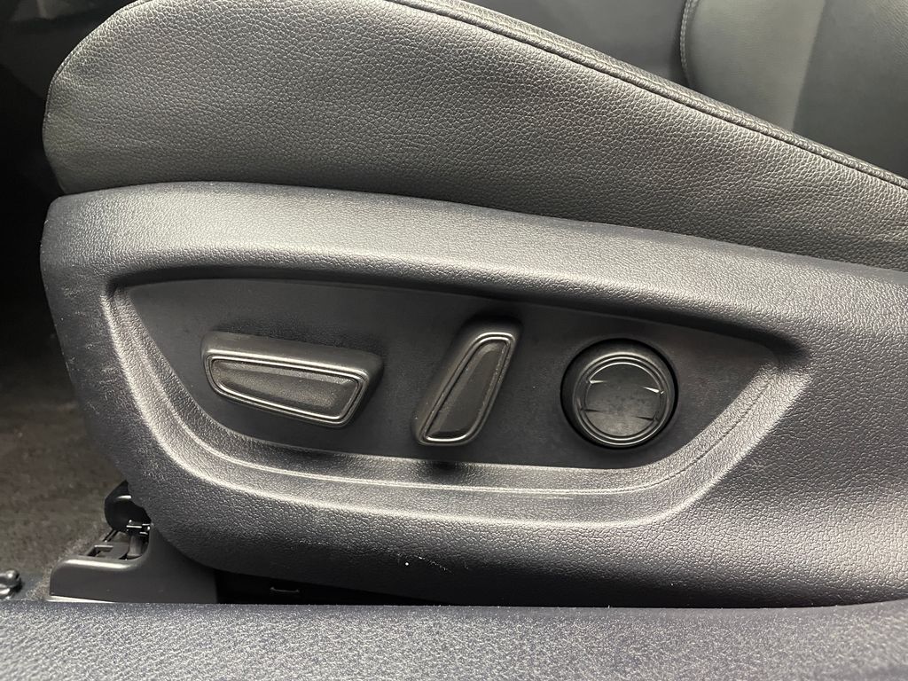 Thumbnail: 2025 Toyota Camry - 14