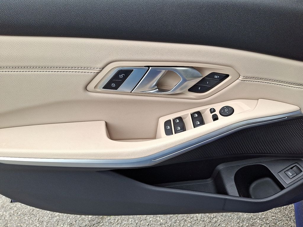 2023 BMW 3 Series 330i xDrive 12