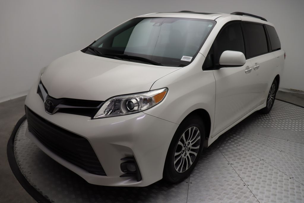 Thumbnail: 2020 Toyota Sienna - 2