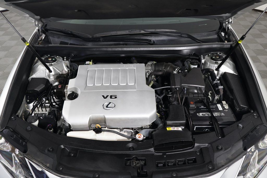 Thumbnail: 2018 Lexus ES - 15