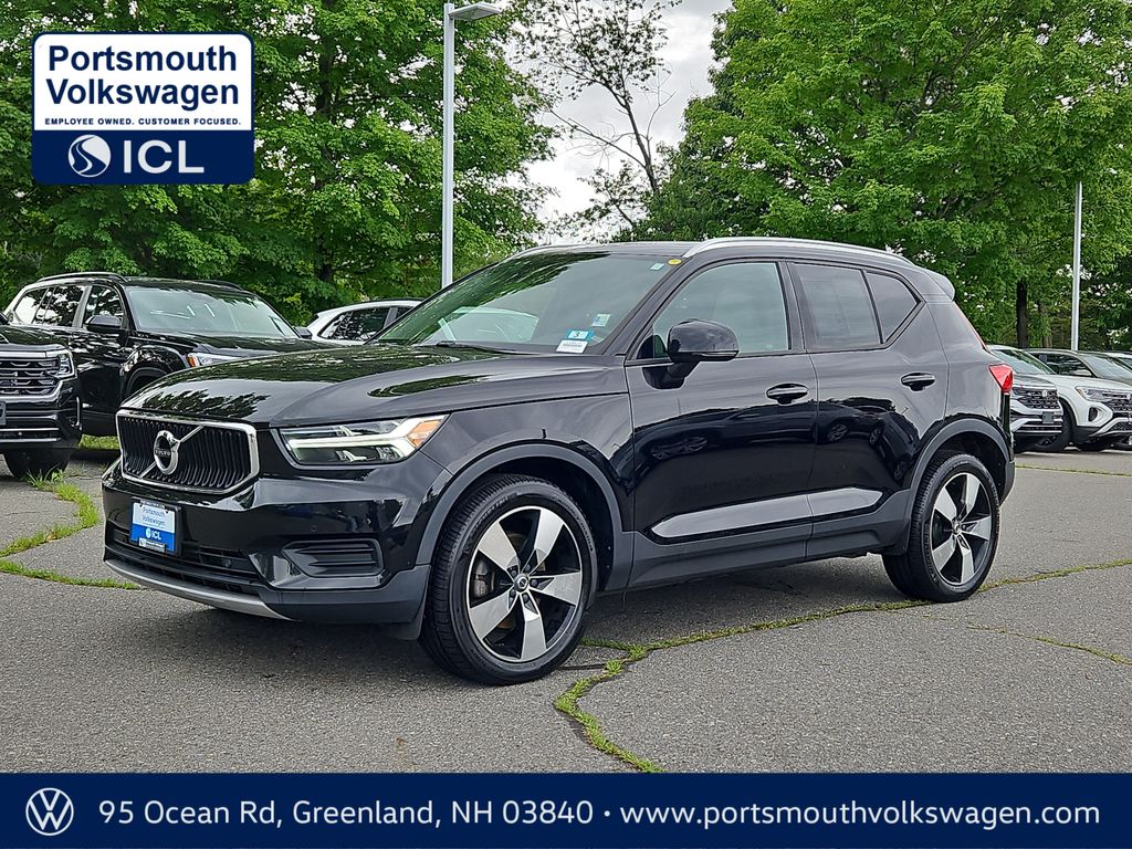 2020 Volvo XC40 T5 Momentum AWD