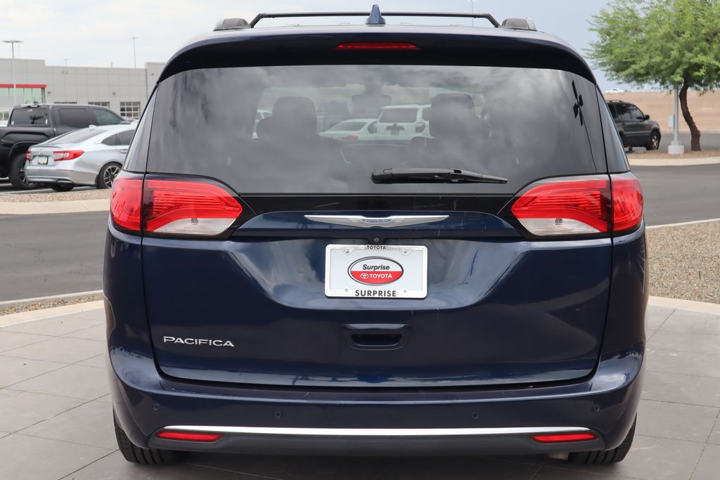 Thumbnail: 2017 Chrysler Pacifica - 6