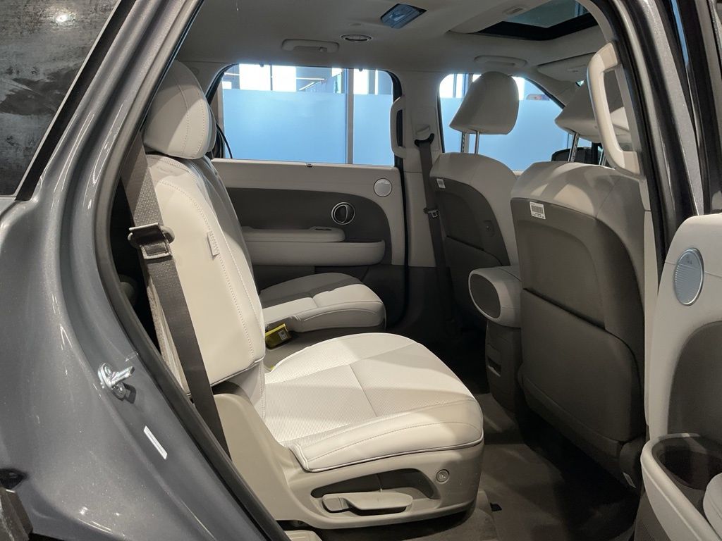 New 2026 Gray Hyundai SEL Premium image 27